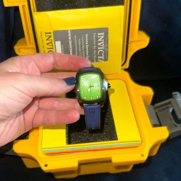 NWT Invicta blue and lime green watch - Picture 2 of 8
